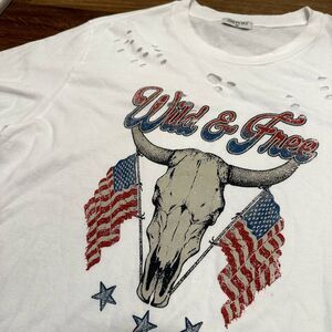 The Post Wild & Free USA Oversized Distressed Graphic Tee Shirt Women's SZ M/L